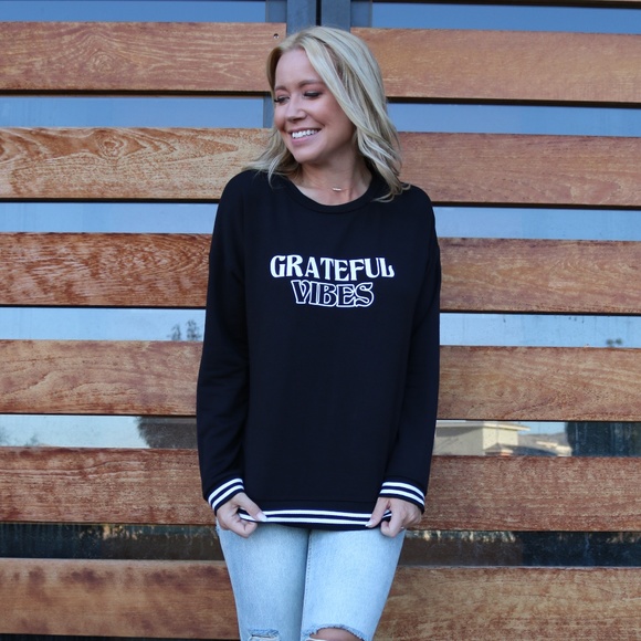 my Land Tops - Grateful Vibes Oversized Graphic Sweatshirt